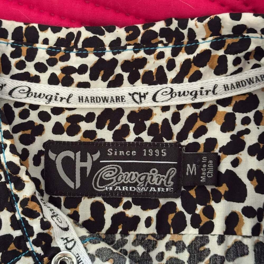 Cowgirl Hardware Leopard Print Western Button-Up Shirt with Teal Embroidery Med - Picture 3 of 12